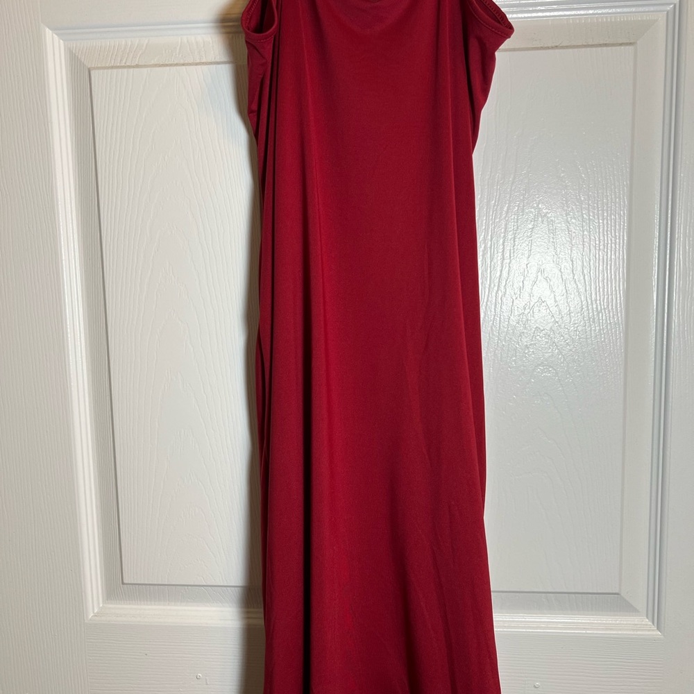 Burgundy Ruched Dress - Picture 3 of 5